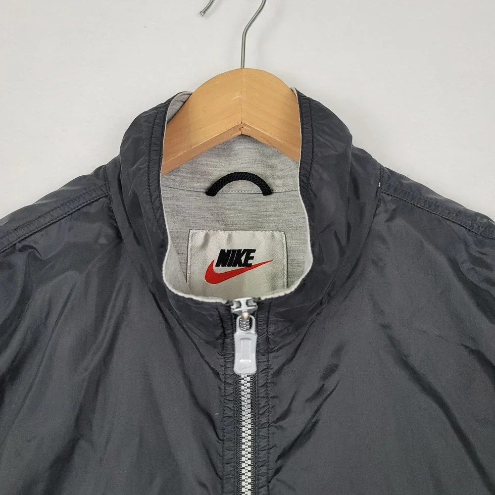 NIKE BLACK FULL ZIP WINDBREAKER LIGHTWEIGHT ATHLETIC JACKET MEN'S LARGE SWOOSH - Picture 2 of 16